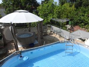Apartments with swimming pool Juradi, Central Istria - Sredisnja Istra - 21453