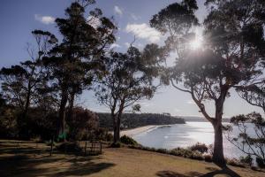 Cliff-Top Retreat Ocean Views