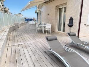 Exclusive Penthouse, Sea View, 100m from the beach