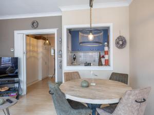 Retro studio with sleeping area