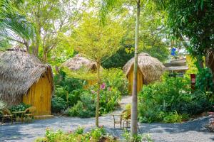 Samui Circus Studio and Ville - Hut Bungalow 1