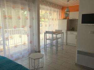 Appartement 4 Personnes, Proche Plage avec Parking - FR-1-837-39