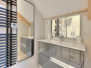 Appartement 3 pièces, 4 pers, proche centre et télécabine, WiFi - FR-1-663-51