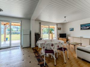 Maisons de vacances Maison cosy 4 pers avec jardin a Sanguinet - FR-1-521-239 : photos des chambres
