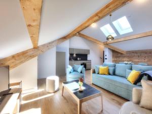 3 pièces avec balcon, proche centre et télécabine, animaux admis - FR-1-663-50