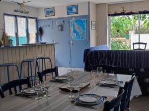 Maisons de vacances Maison du berger avec jardin, ideale pour 4 personnes - FR-1-778-56 : photos des chambres