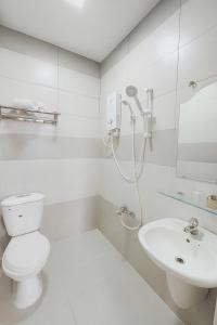 Diamond Hotel CMT8 - Center SaiGon