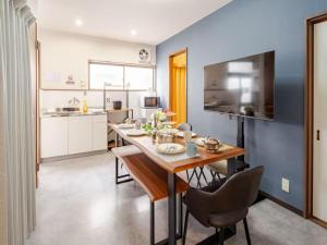 402 Newly opened Hotel Baika Family friendly Free parking 10 minutes to USJ