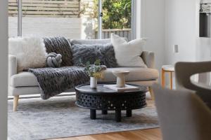 4BR Seaside Home in Dover Heights