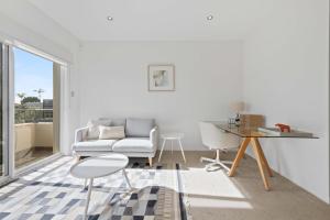 4BR Seaside Home in Dover Heights