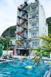 Phong Nha Jasmine Hostel & Roof Top Bar