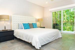 Elan at Ballena Beach