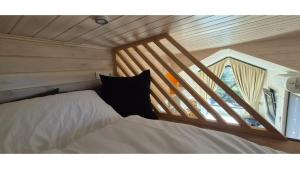 Il Nostro Sogno - Madonna by Tiny Away