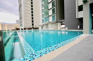 Seaview High Floor 2BR Suite Bathtub & Sauna near Gurney Jazz Suites 21