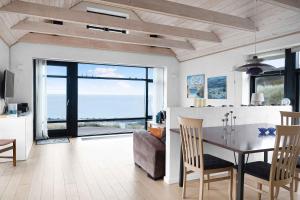 Beachfront Cottage With Panoramic View