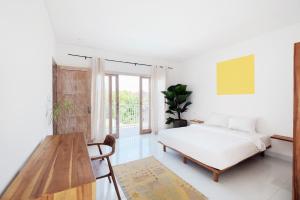 Peaceful Canggu Modern 3BR Villa with big Pool & Garden next to Gyms