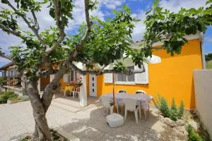 Apartment Marta - 拉扎纳茨