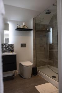 Elegant 2BR Penthouse Exmouth