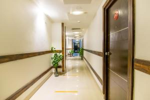 Octave The Gold Leafs Rooms and Service Apt