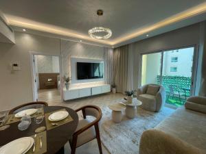 Al Thayyal 2 - The Greens - 1BR Apartment - Allsopp & Allsopp