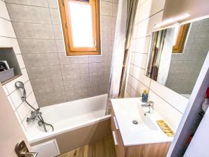 Villas Maison de village climatisee Entre Beziers et Narbonne jusqu-a 5 pers : photos des chambres