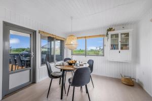 Lovely Holiday Home, Renovated In 2025, Located Only 800 Meters From The North Sea