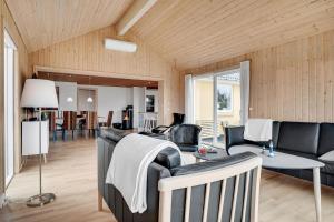 Lovely Holiday Home With Fenced Plot, 300 Meters From The North Sea In Thy