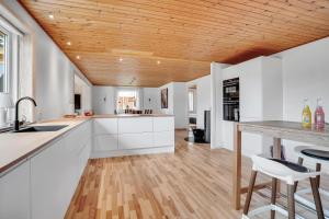 Lovely Holiday Home With Fenced Plot, 300 Meters From The North Sea In Thy