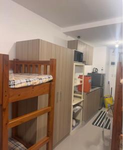 6 beds condo unit in Bernwood Tower