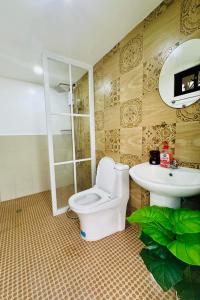 PRIVATE VILLA IN TAGAYTAY with PRIVATE POOL and Basketball Court LMN PLACE