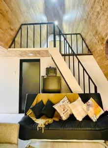 PRIVATE VILLA IN TAGAYTAY with PRIVATE POOL and Basketball Court LMN PLACE