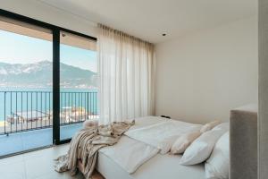 LUXE VISTA Lakeside Villa Brenzone