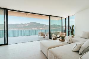 LUXE VISTA Lakeside Villa Brenzone