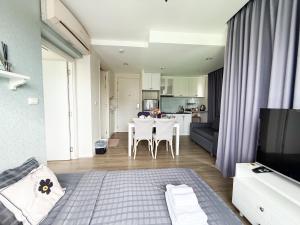 Premium Suite Corner Room & The Blu X Bangsaen