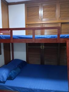 Makati Transient Condo 3BR with Balcony, Wifi