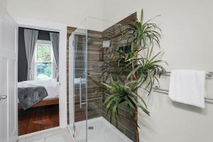 Prime location very close to downtown!