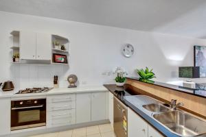 Wild Luxe Beach Front Escape- 1 min walk Southbank