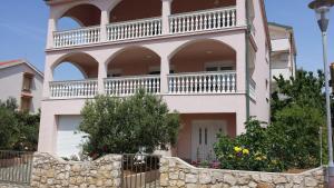 3 star appartement Apartments Pink house Povljana Kroatië