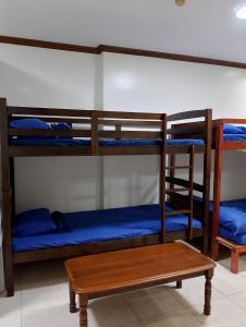 Makati Transient Condo 3BR with Balcony, Wifi