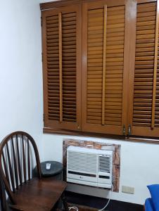 Makati Transient Condo 3BR with Balcony, Wifi