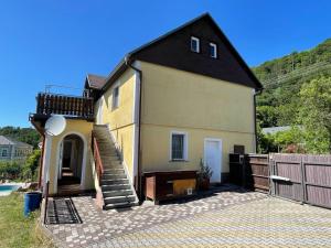 Wooden Bridge Residence
