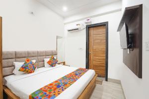 FabHotel Devi Heritage - 2 kms from Shri Banke Bihari Mandir