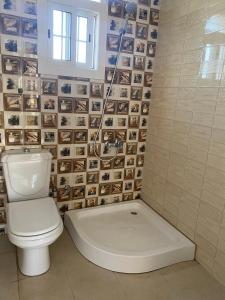 شقة مطلة على سطح خاص