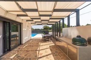 Villa Tina with pool