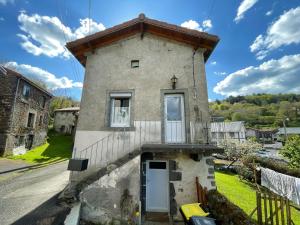 Maison aux pieds des volcans