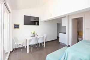 Family-friendly apartments with swimming pool Zecevo Rtic, Rogoznica - 8366