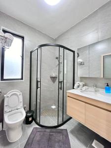 modern executive three bedroom apartment which features a swimming pool, state of the art fully equipped gym andmodern unmatched luxurious facilities which offfers luxury and comfort