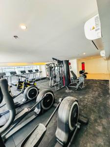 Spacious 14-Pax Stay Near Airport, MOA & Solaire