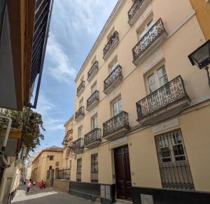 Cardenal Spinola Duplex Center by Valcambre