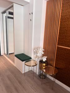 White Titanic 5 stele